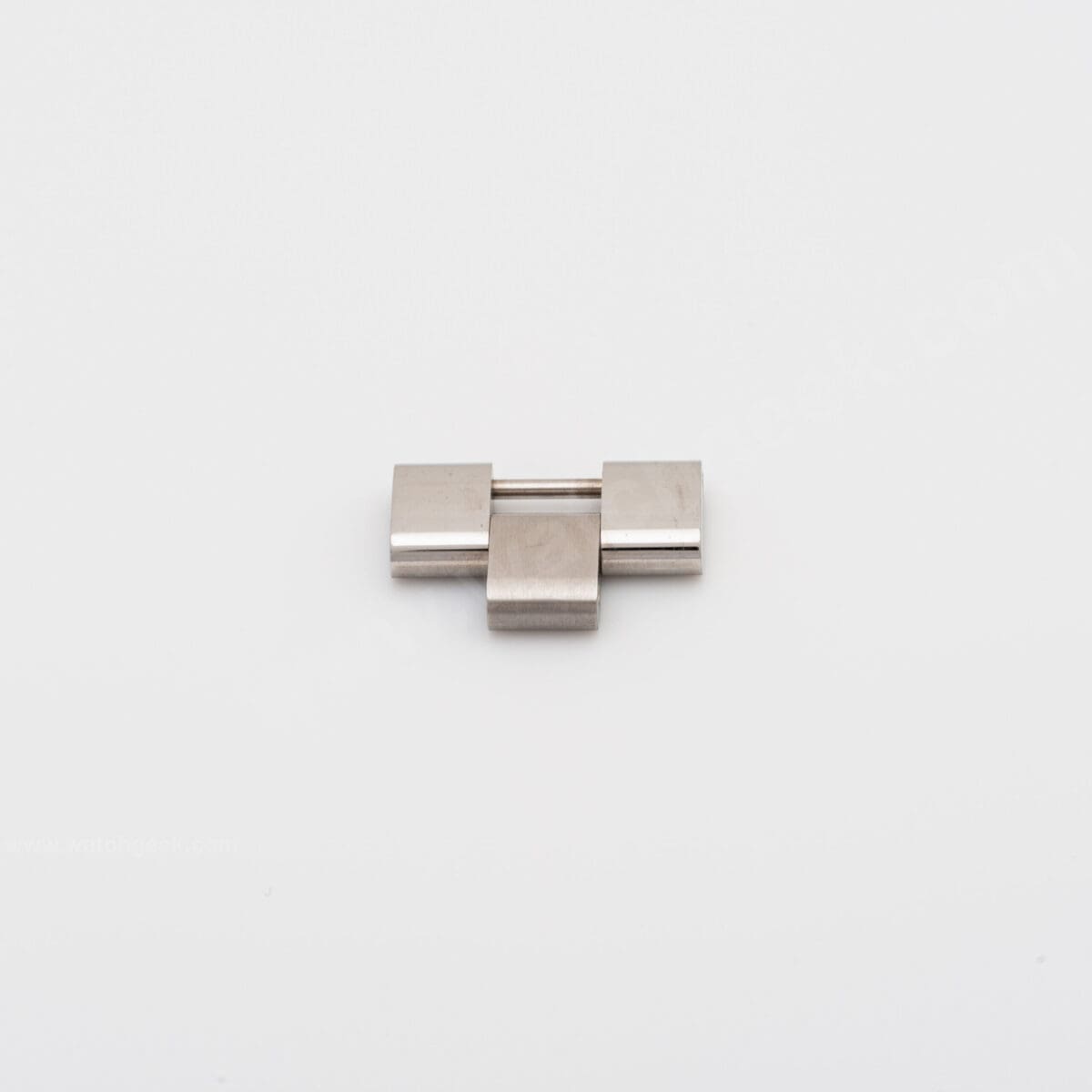 100% Genuine Cartier Roadster Mens 2618 Steel Half Link 18mm - Image 5